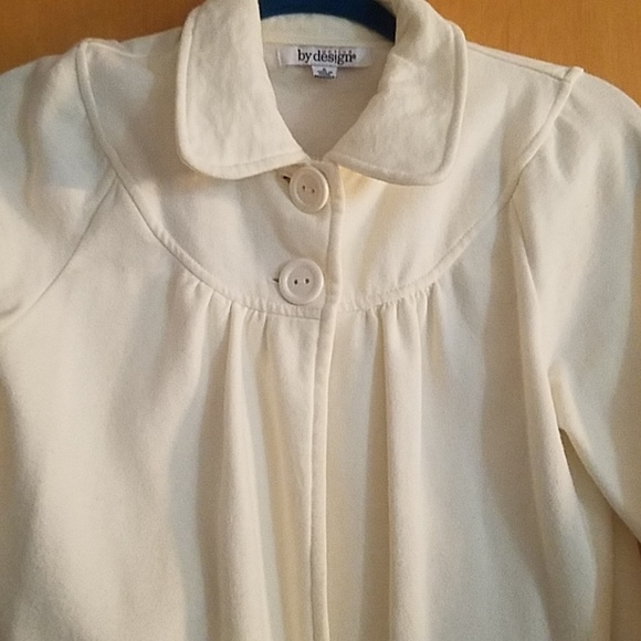 Cape - Picture 2 of 3